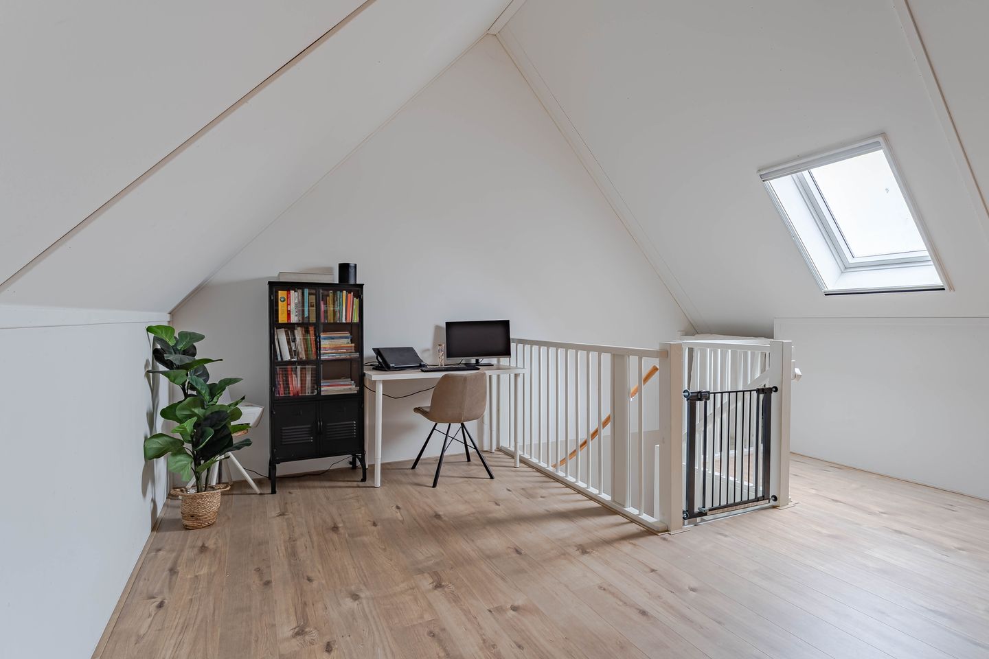 Foto 25 van Brederodepeer 14