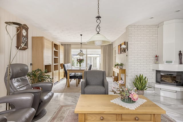 Photo 2 of Van den Elsenstraat 2