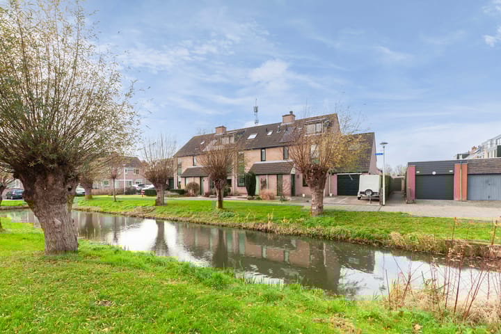 Foto 33 van Krulmos 30