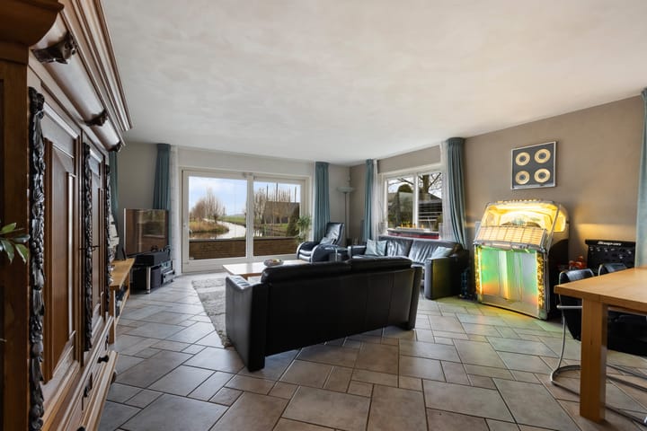 Foto 23 van Middelblok 77