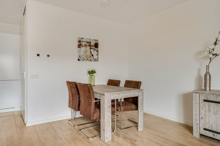 Foto 7 van Leeuwerikweide 51