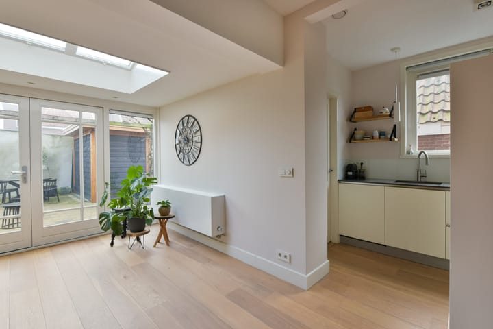 Foto 15 van Johan Messchaertstraat 21