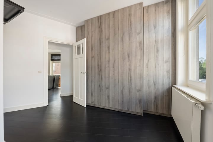 Photo 10 of Snelliusstraat 21-A