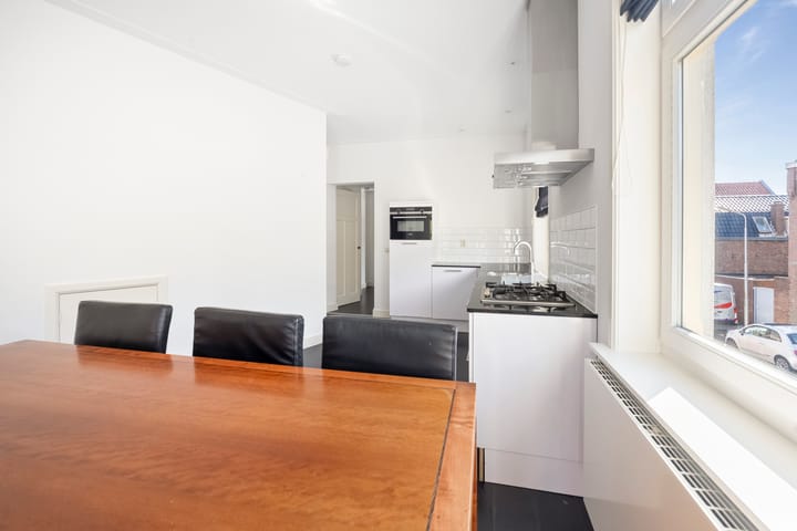 Photo 14 of Snelliusstraat 21-A