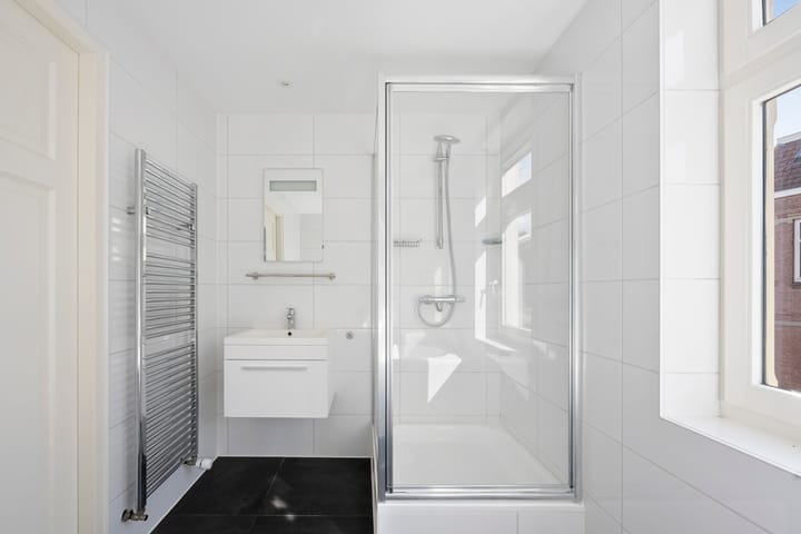 Photo 21 of Snelliusstraat 21-A