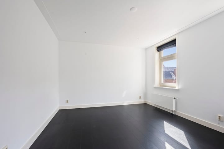 Photo 22 of Snelliusstraat 21-A