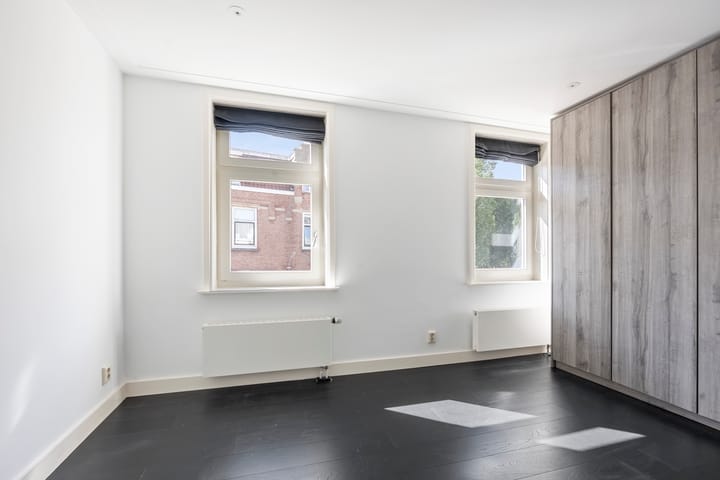 Photo 23 of Snelliusstraat 21-A