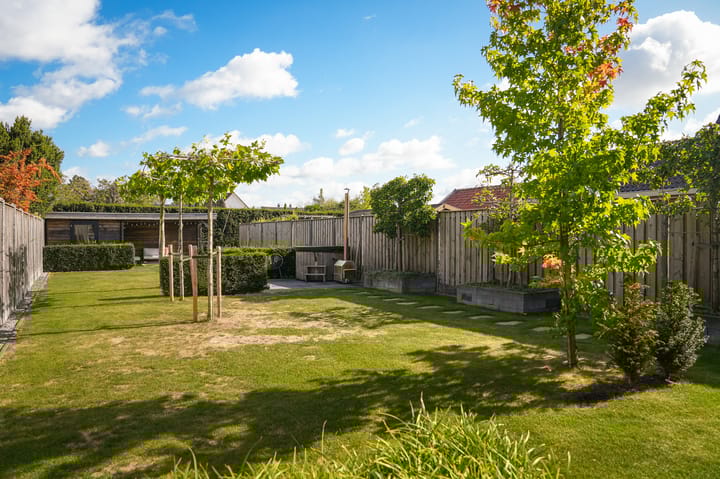 Photo 7 of van der Loostraat 5