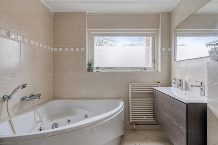 Photo 6 of Reuzenpandasingel 220