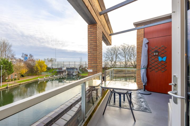 Photo 2 of Poolster 27