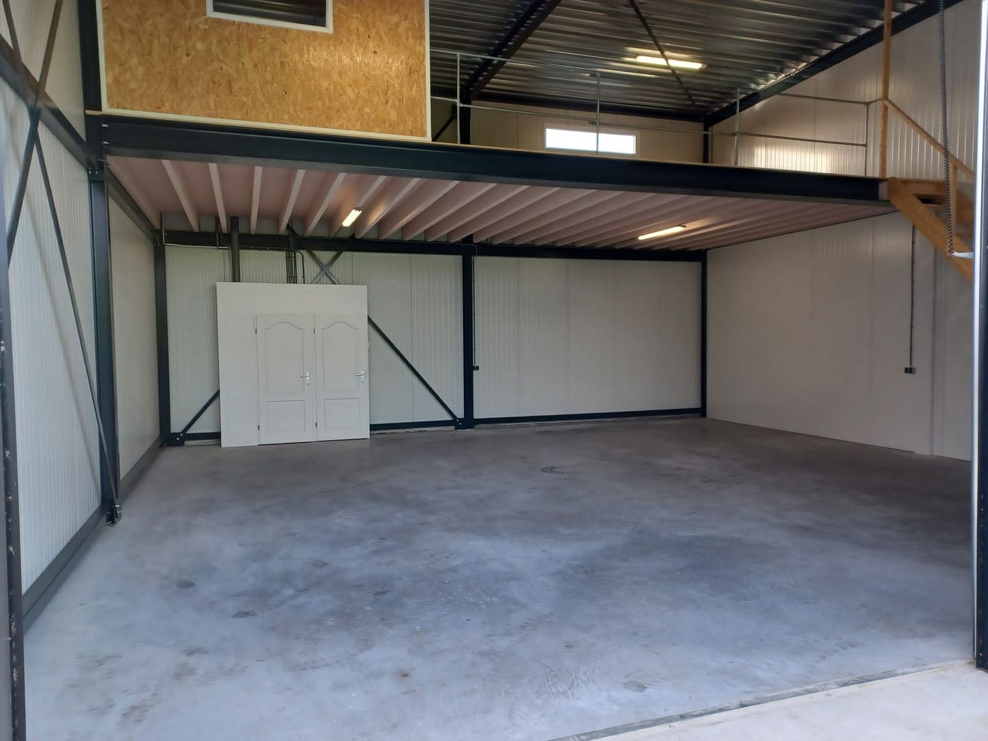 View photo 2 of A G Bellstraat 21