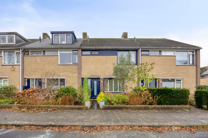 Photo 1 of Voltairestraat 16