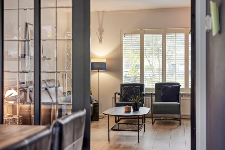 Photo 2 of Voltairestraat 16