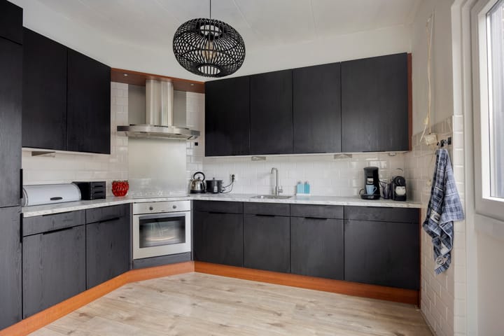 Photo 11 of Voltairestraat 16