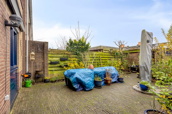 Photo 15 of Voltairestraat 16