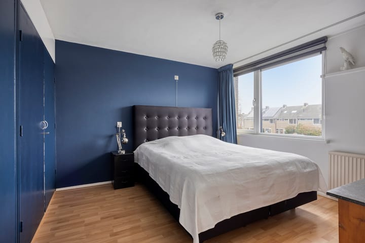 Photo 18 of Voltairestraat 16