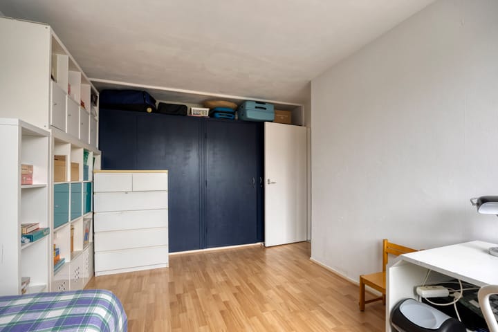 Photo 22 of Voltairestraat 16