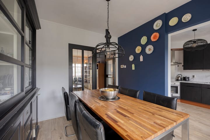 Photo 10 of Voltairestraat 16