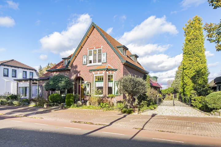 Photo 2 of Grotestraat 11