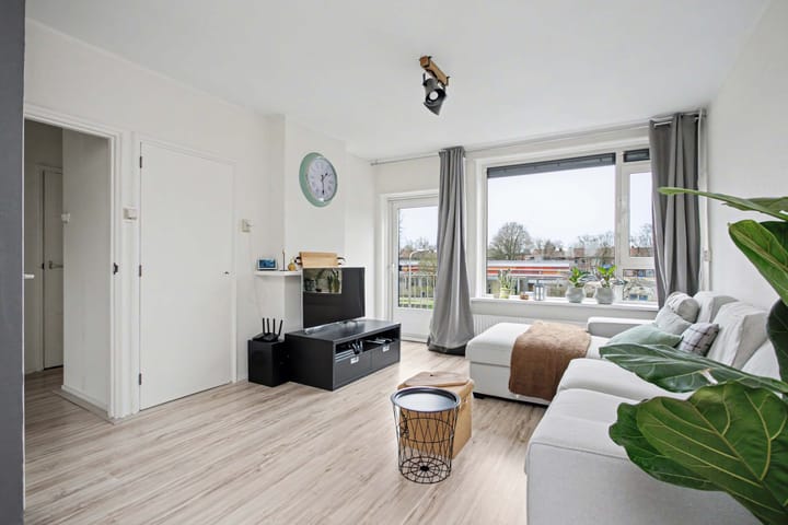 Photo 2 of Van Brakelstraat 20-C