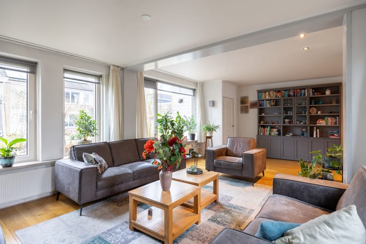 Foto 8 van Dahliastraat 65