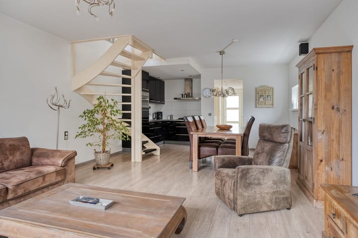 Photo 2 of Prattenburg 13