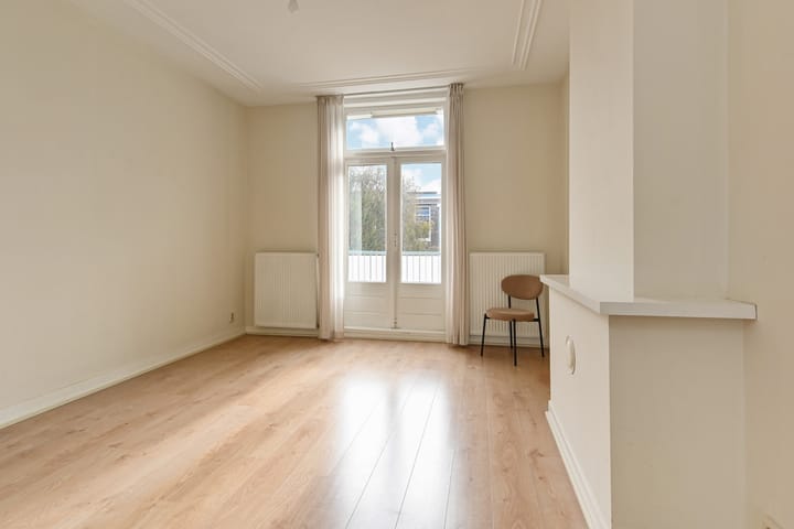 Foto 12 van Van Loostraat 38-A