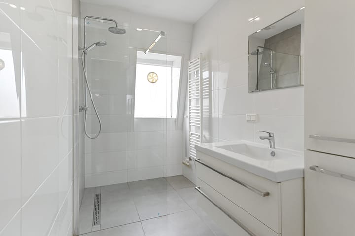 Foto 30 van Van Loostraat 38-A