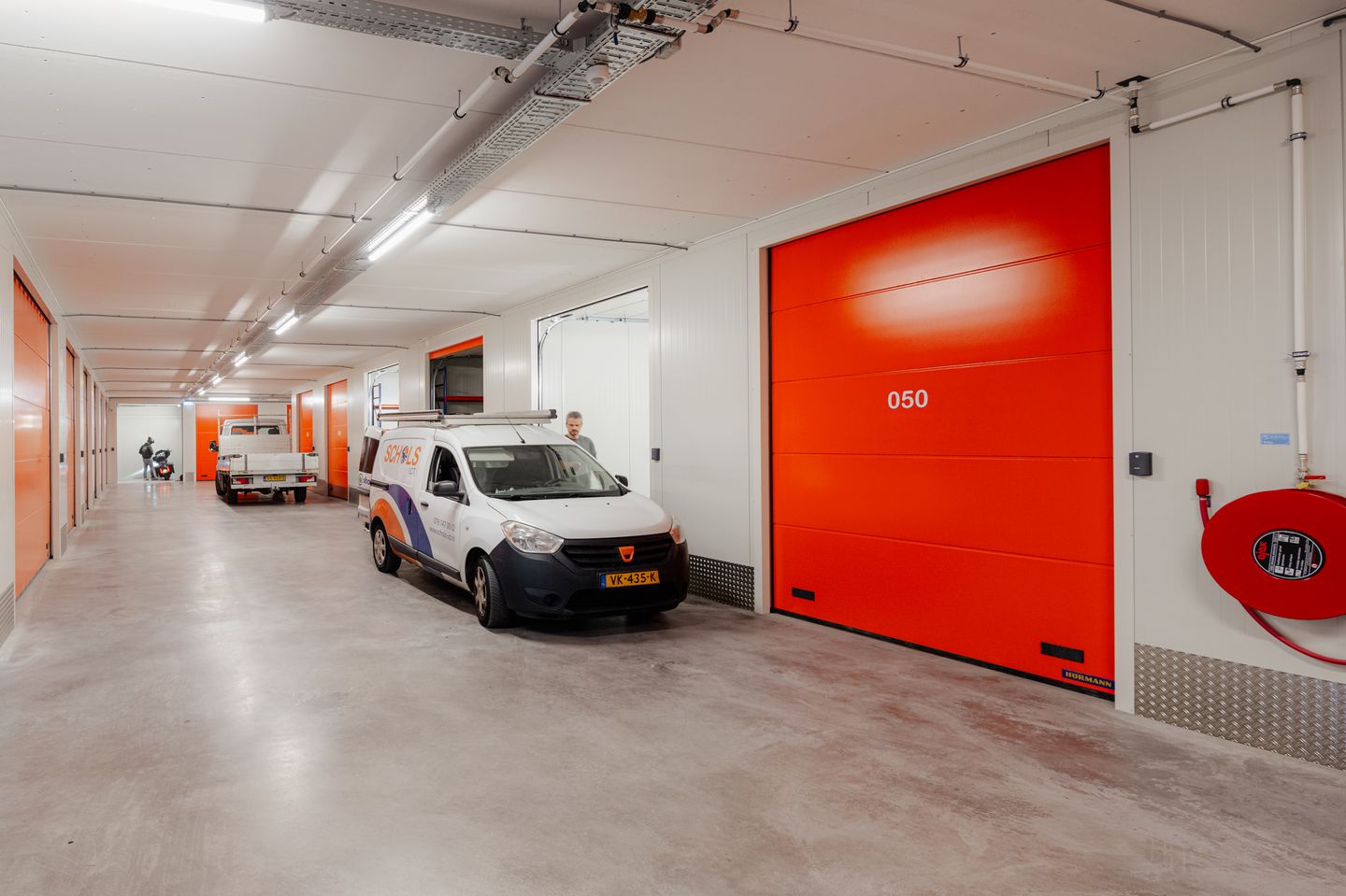 Bekijk foto 1 van Stuwweg