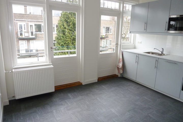 Photo 4 of Bickerstraat 8-A