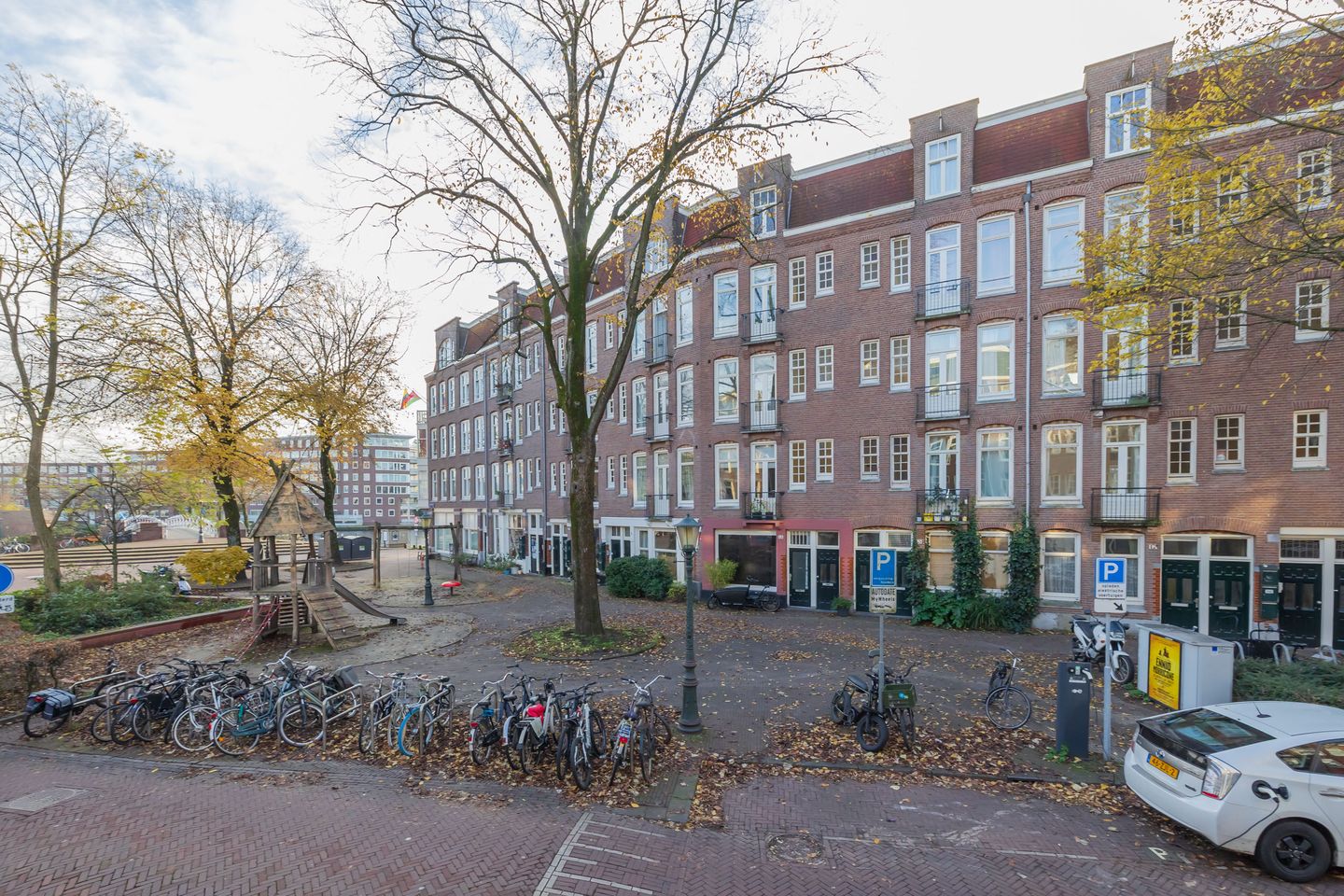 Photo 25 of Eerste Keucheniusstraat 13-2