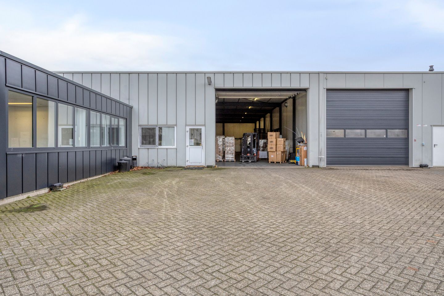 Bekijk foto 2 van Voltweg 18