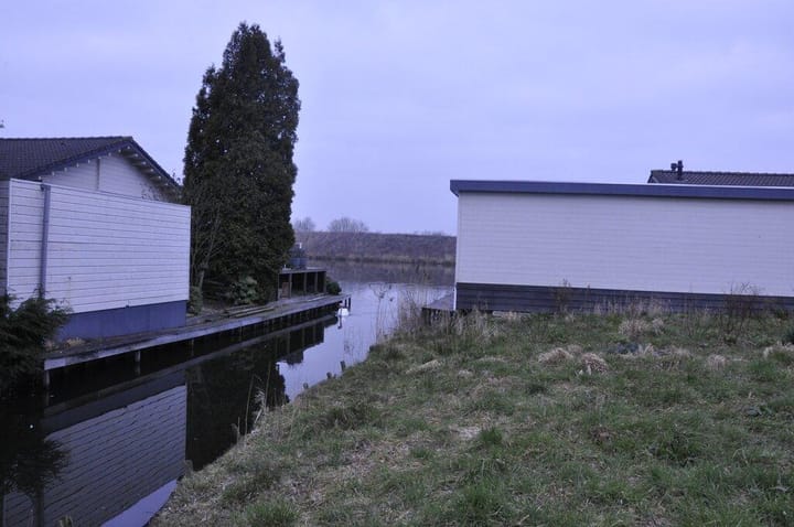 Foto 2 van Vier heultjes 402