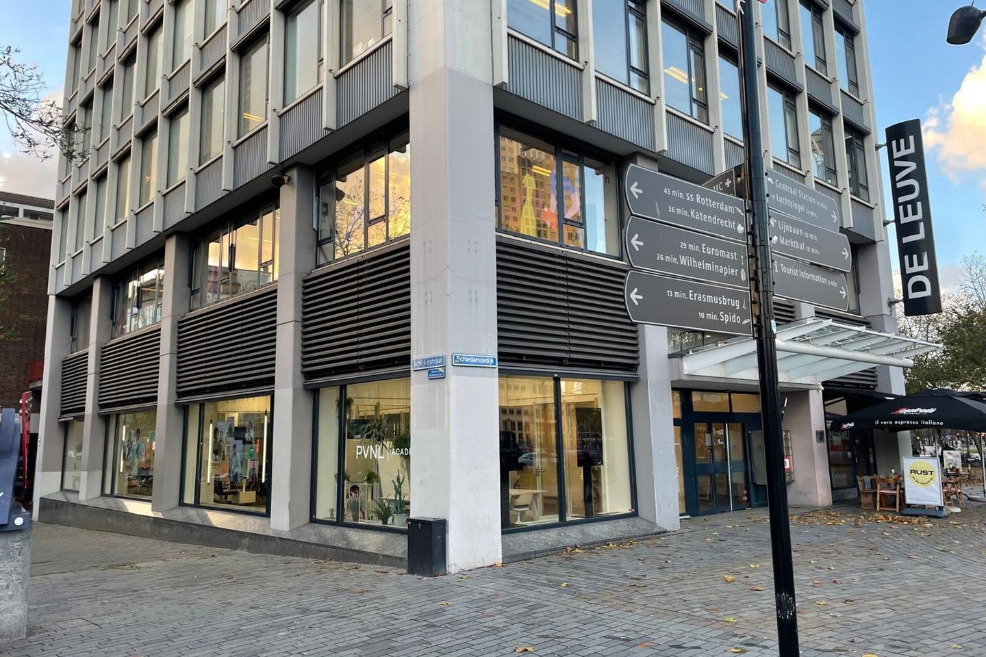 View photo 5 of Schiedamsedijk 51