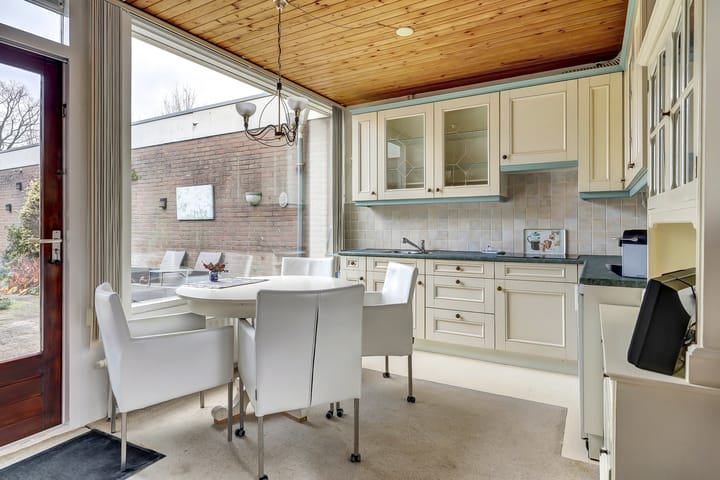 Photo 11 of Burgemeester Gaststraat 10