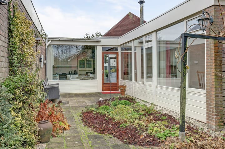 Photo 24 of Burgemeester Gaststraat 10