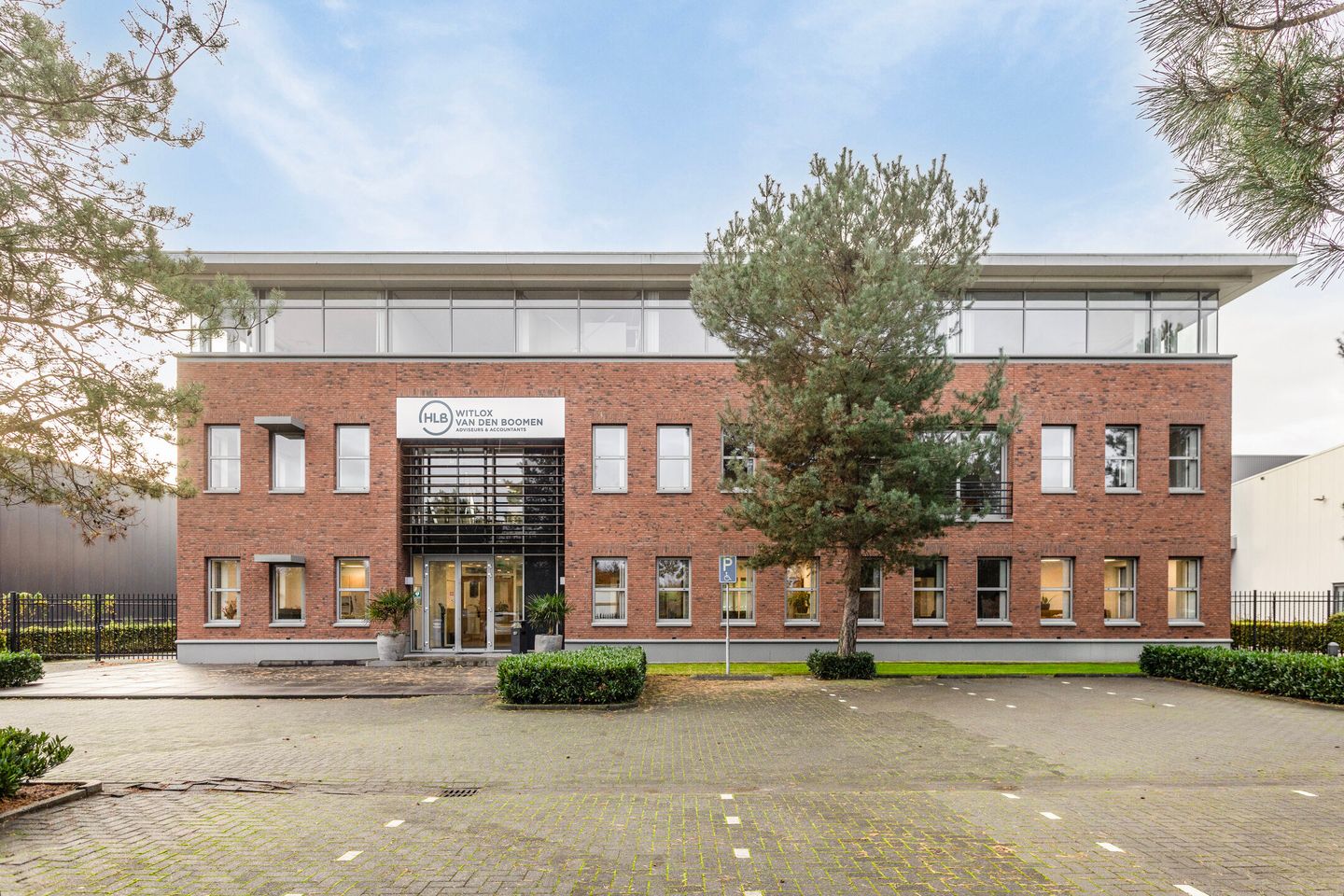 View photo 2 of Nieuwe Eerdsebaan 14