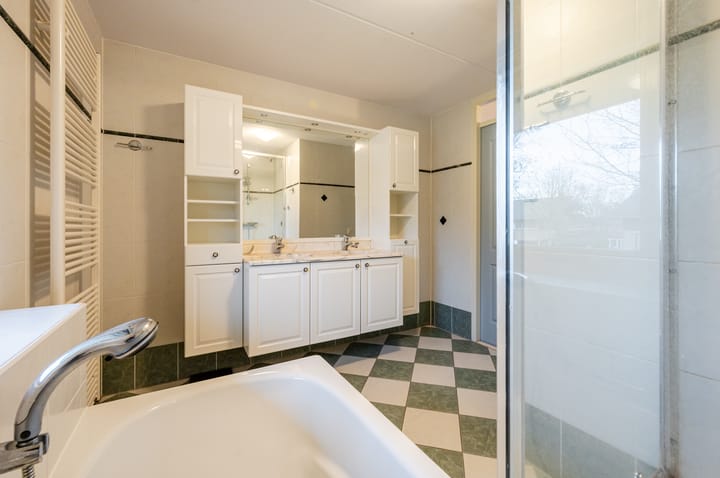 Foto 34 van Februaristraat 115