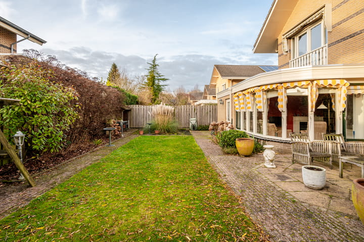 Foto 40 van Februaristraat 115