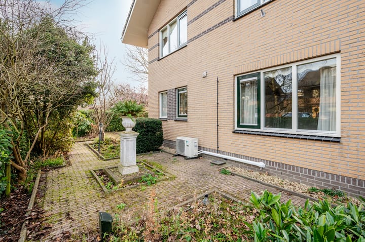 Foto 41 van Februaristraat 115