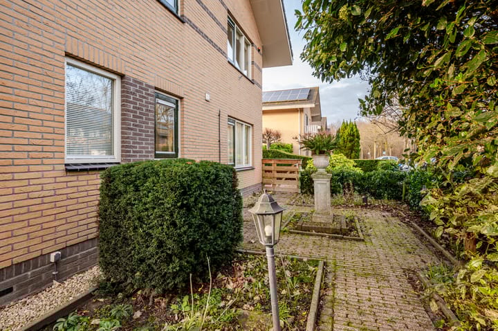 Foto 46 van Februaristraat 115