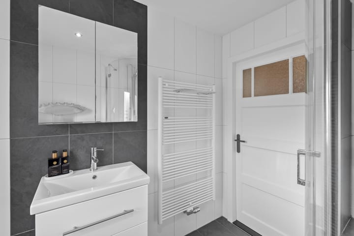 Foto 30 van Admiraal de Ruijterstraat 16