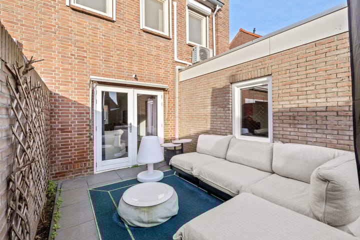 Foto 42 van Admiraal de Ruijterstraat 16