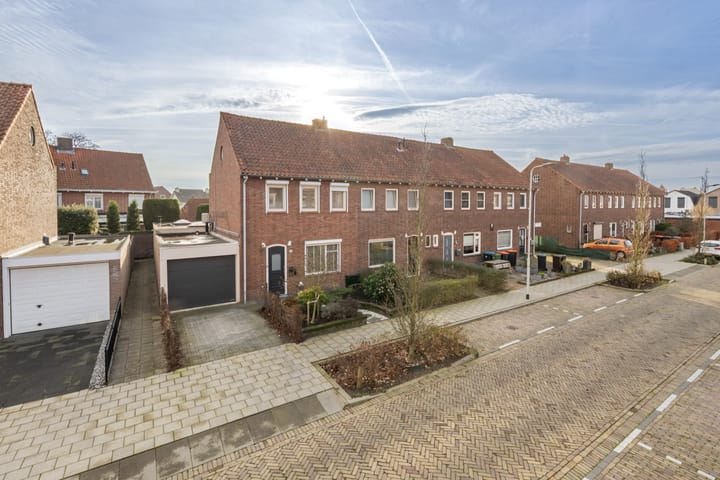 Foto 48 van Admiraal de Ruijterstraat 16