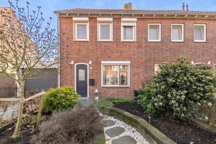 Foto 50 van Admiraal de Ruijterstraat 16