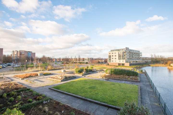 Foto 35 van Simon Carmiggeltstraat 13