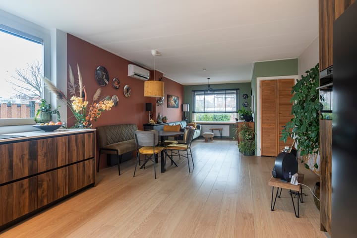 Photo 2 of Oosteinde 106