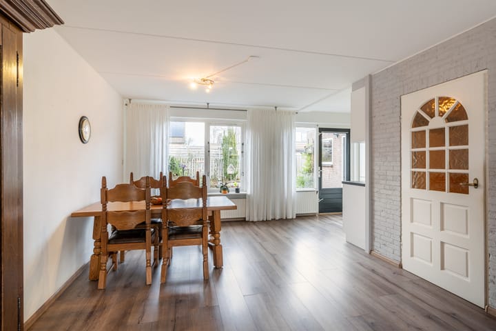 Foto 12 van Burgemeester Bouwensestraat 10