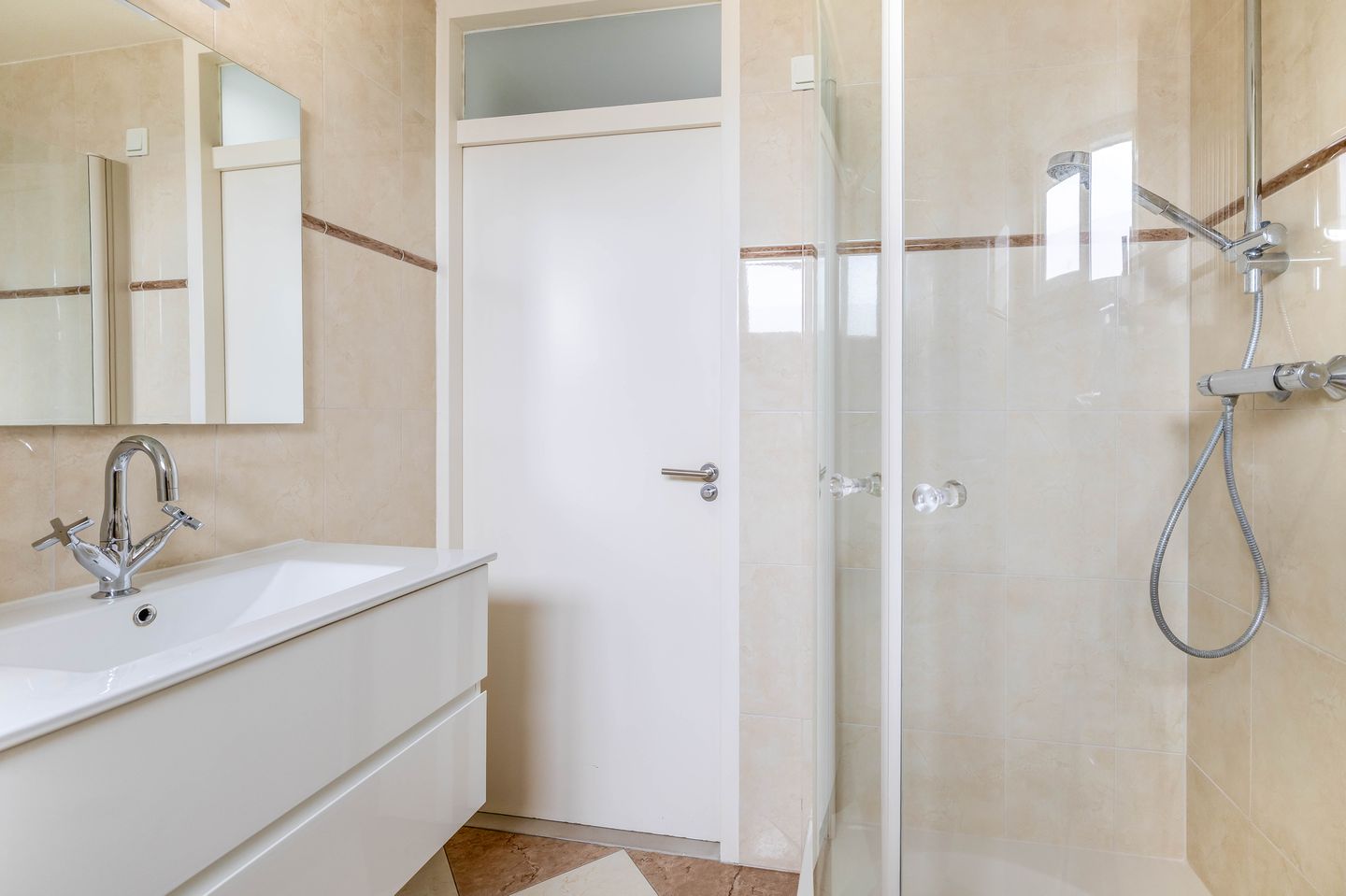 Foto 14 van Kamillelaar 13