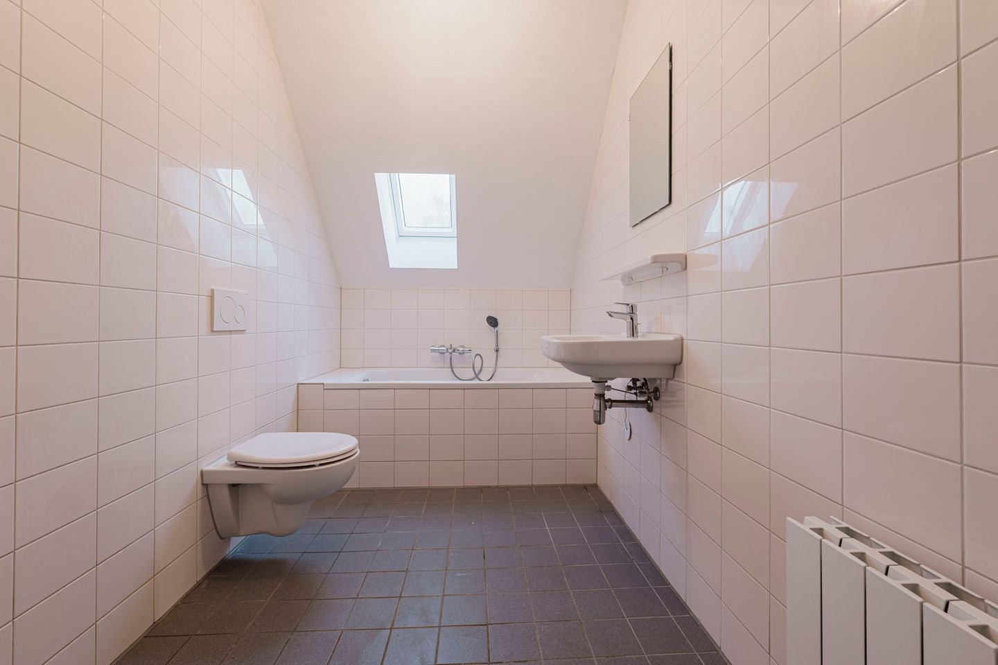 Photo 10 of Adelaarsweg 125-1